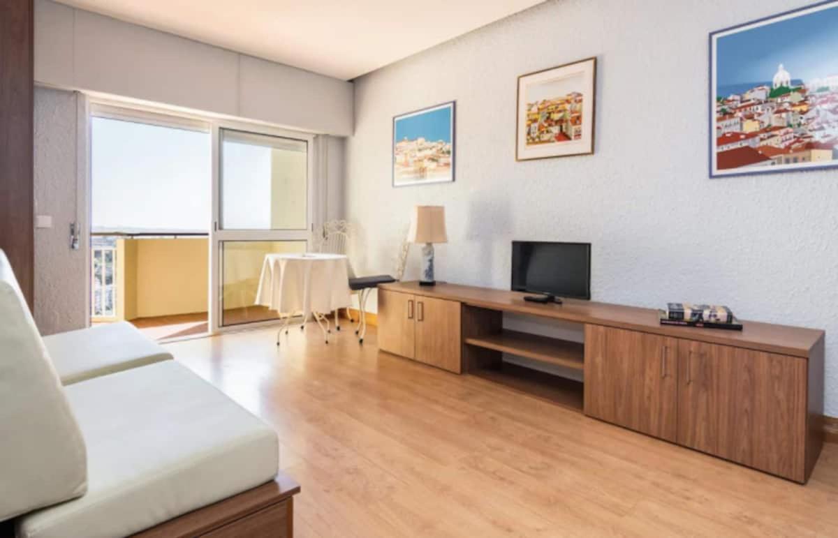 Wonderful Studio In Cascais With Sea View Екстер'єр фото